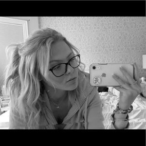 Meet your Posher, Ella